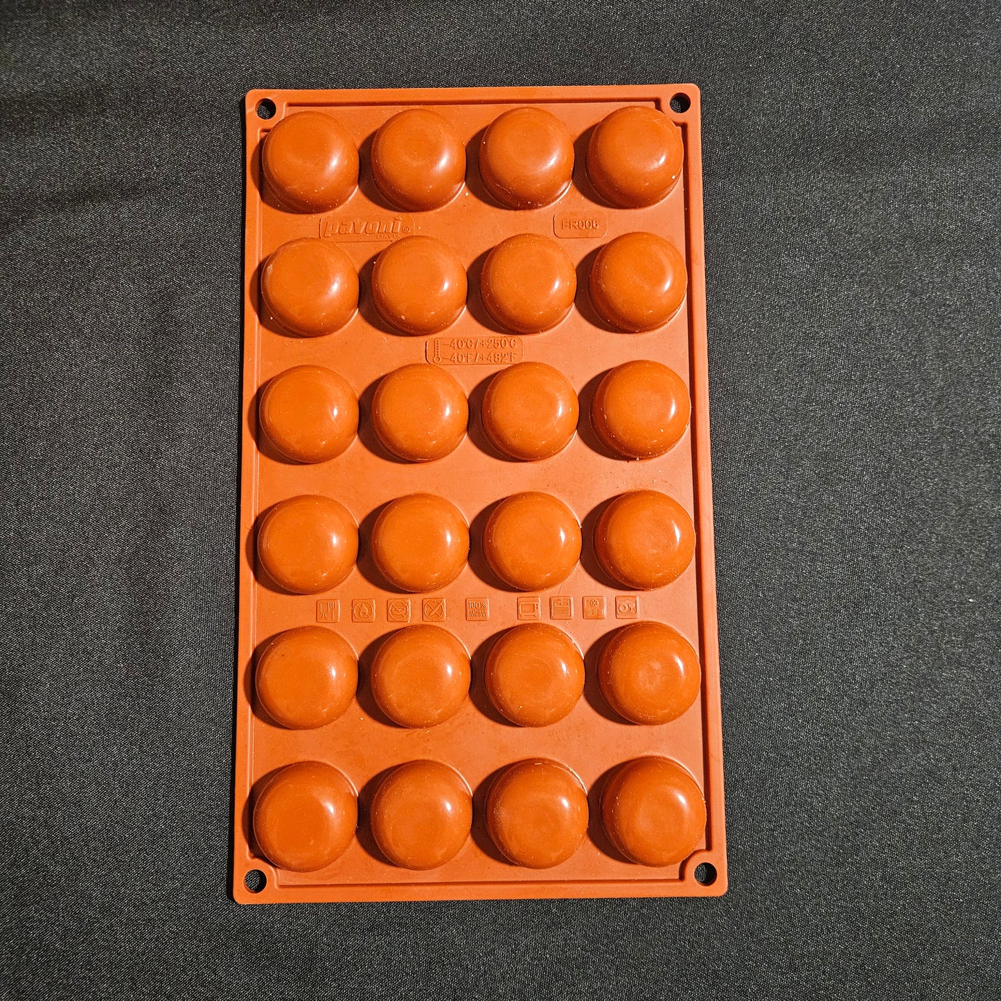 Moule en silicone mini galets Pavoni