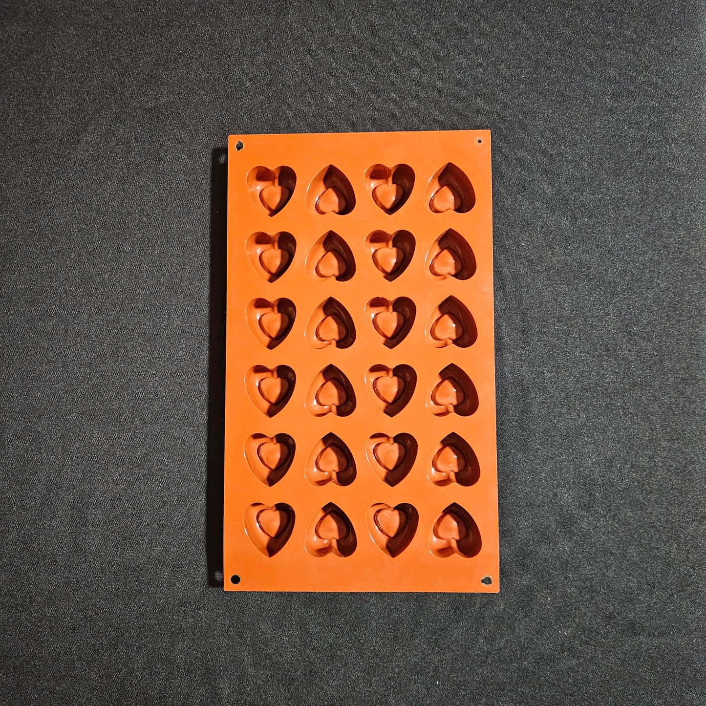 Moule en silicone mini cœurs creusés Silikomart