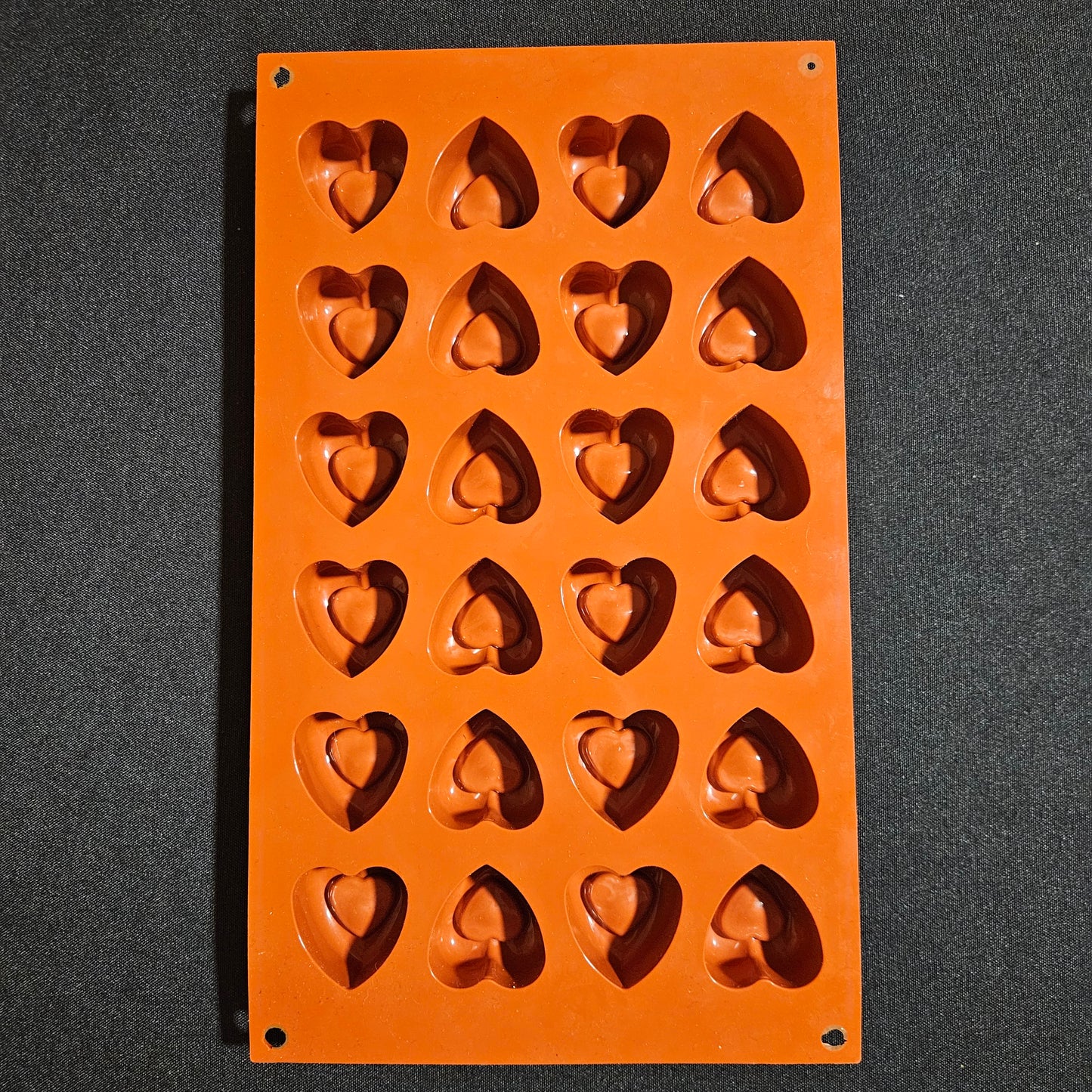 Moule en silicone mini cœurs creusés Silikomart