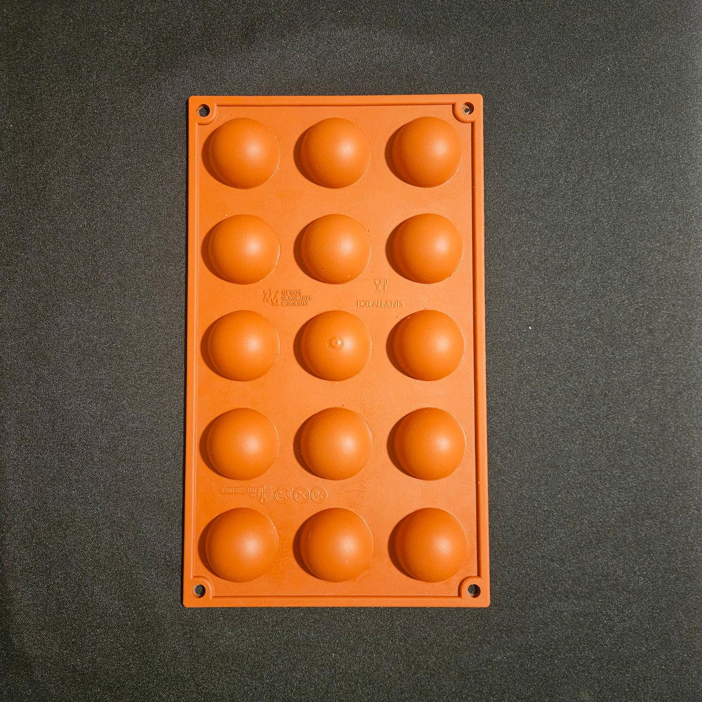 Moule en silicone demi sphères Silikomart 4cm