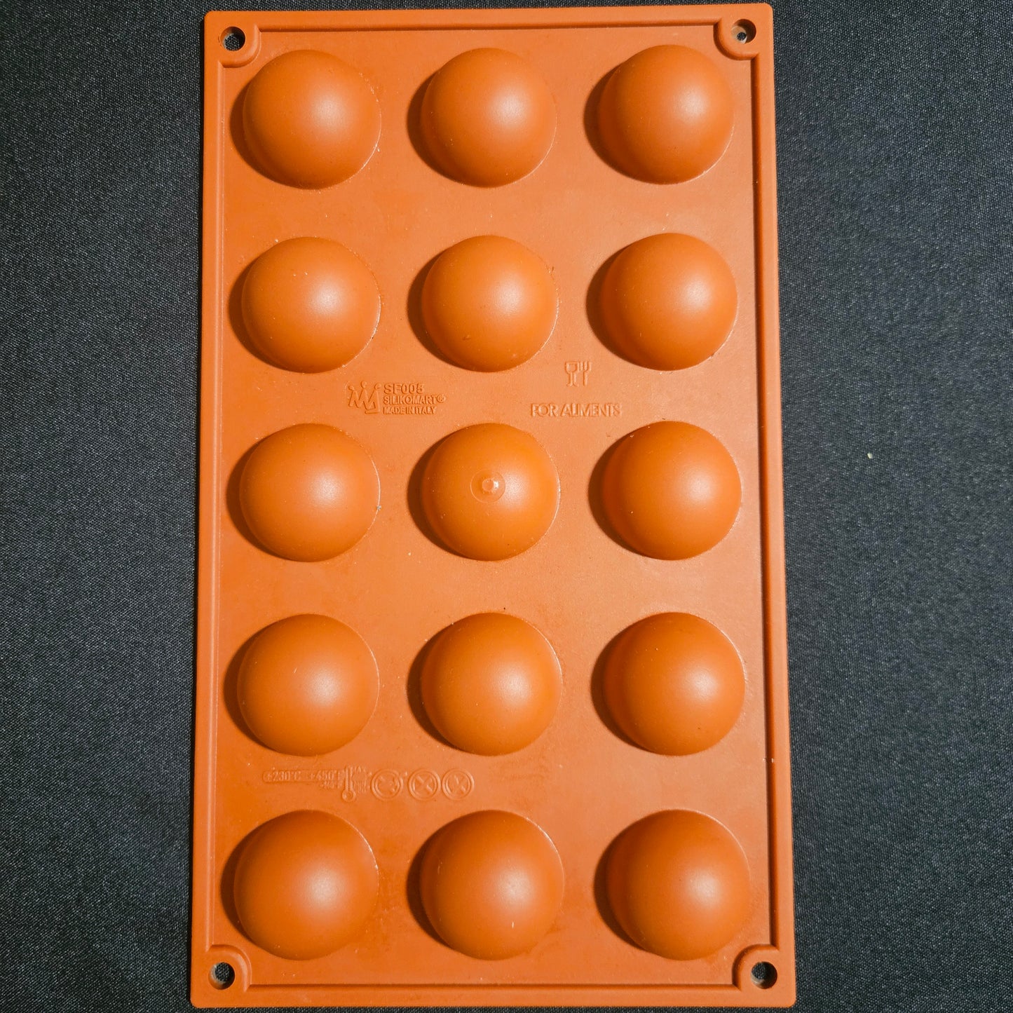 Moule en silicone demi sphères Silikomart 4cm