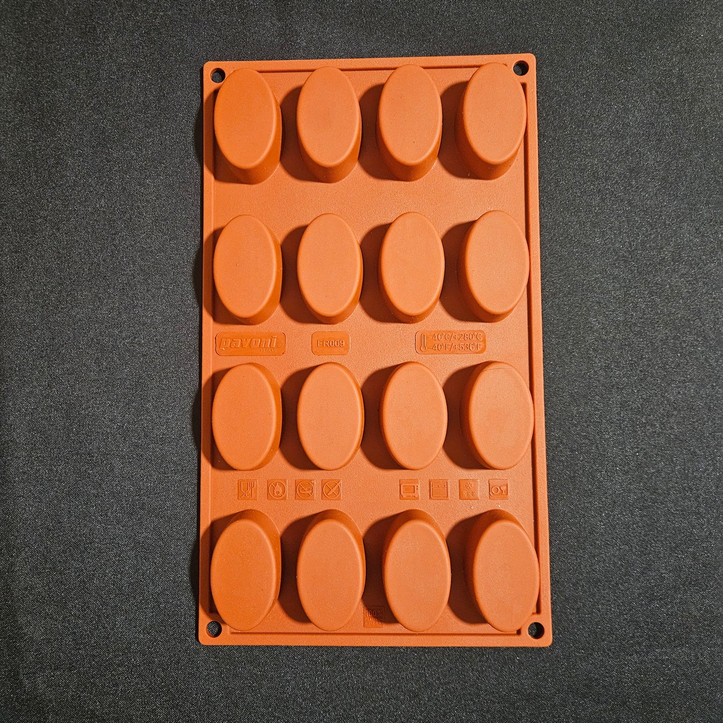 Moule en silicone mini ovales Pavoni