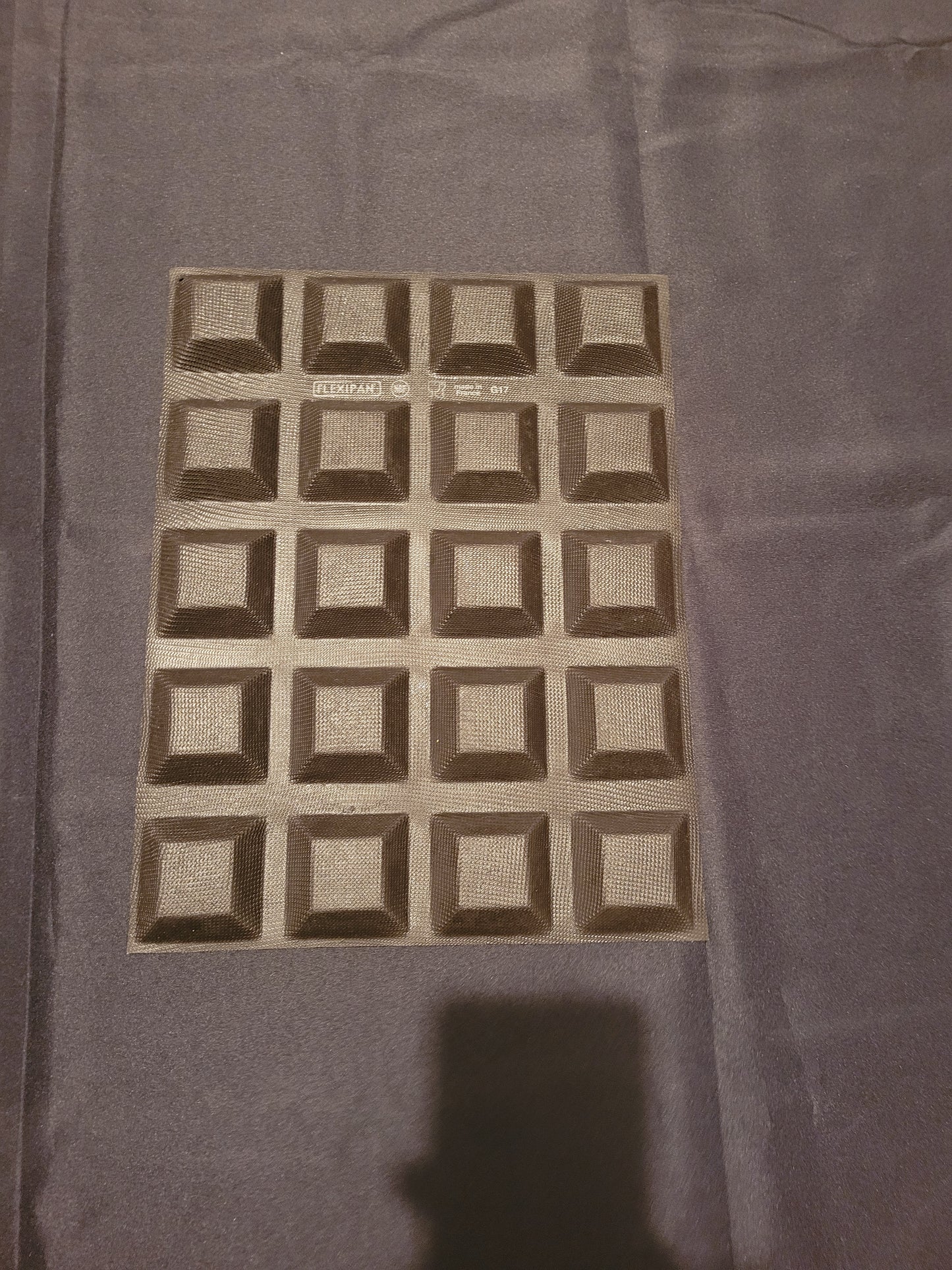 Moule en silicone 20 tartelettes carrés Flexipan