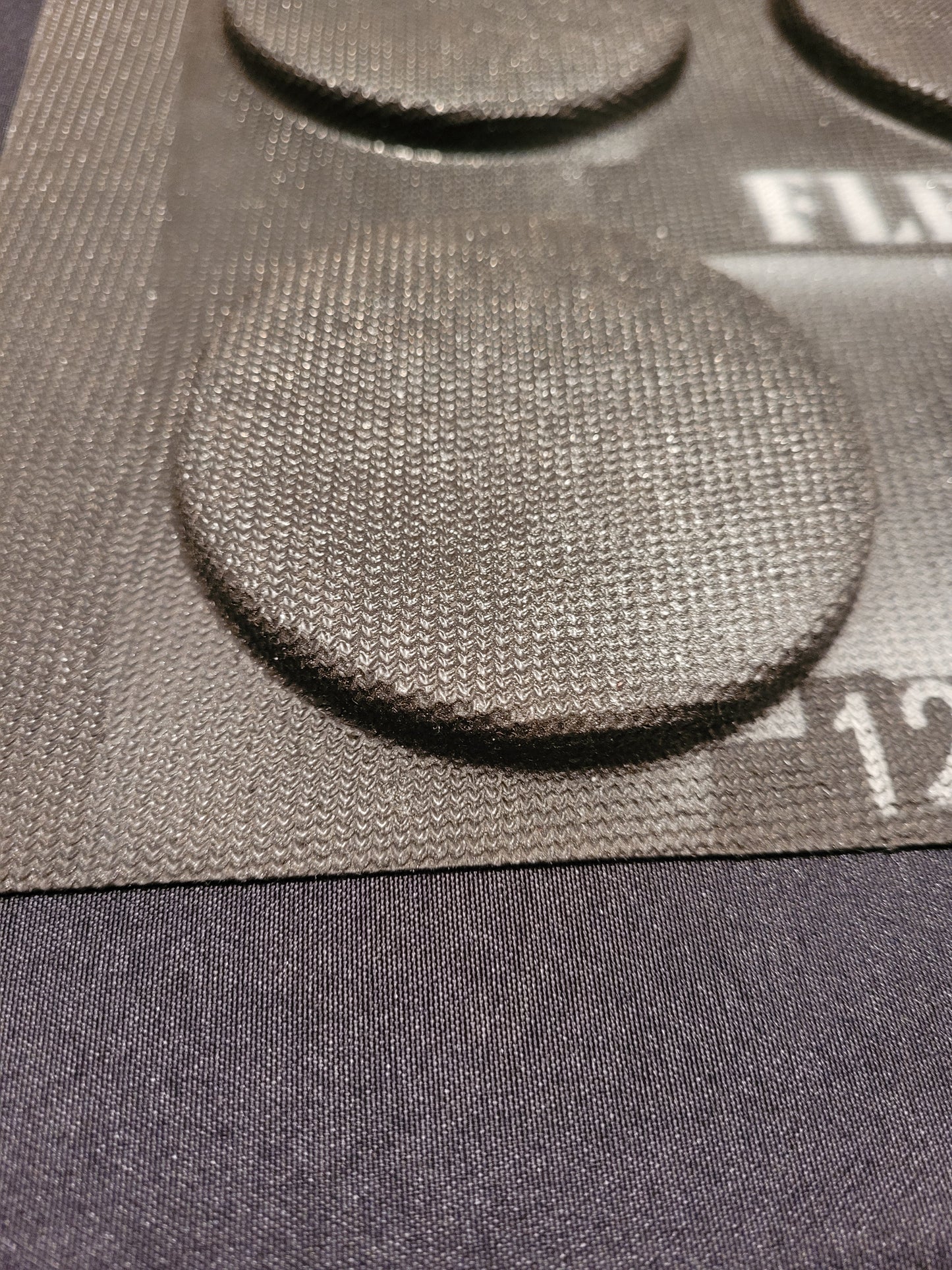 Moule en silicone cylindres 9cm Flexipan 40 x 60