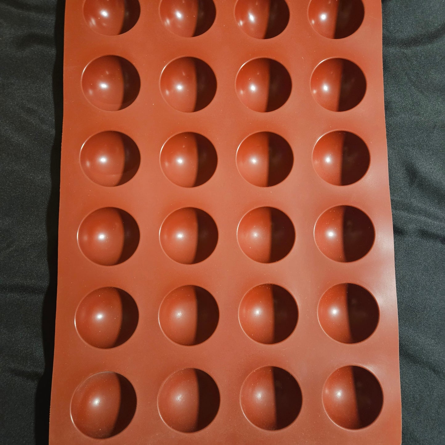 Moule en silicone demi sphère Silmaé / Mallard ferrière