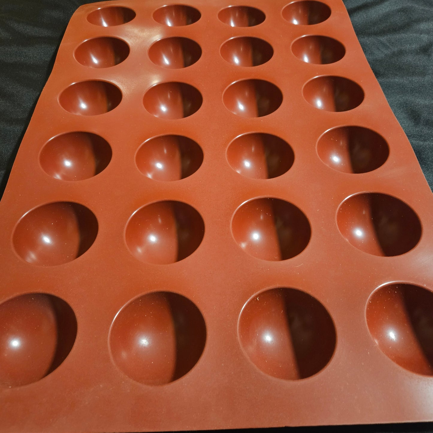 Moule en silicone demi sphère Silmaé / Mallard ferrière