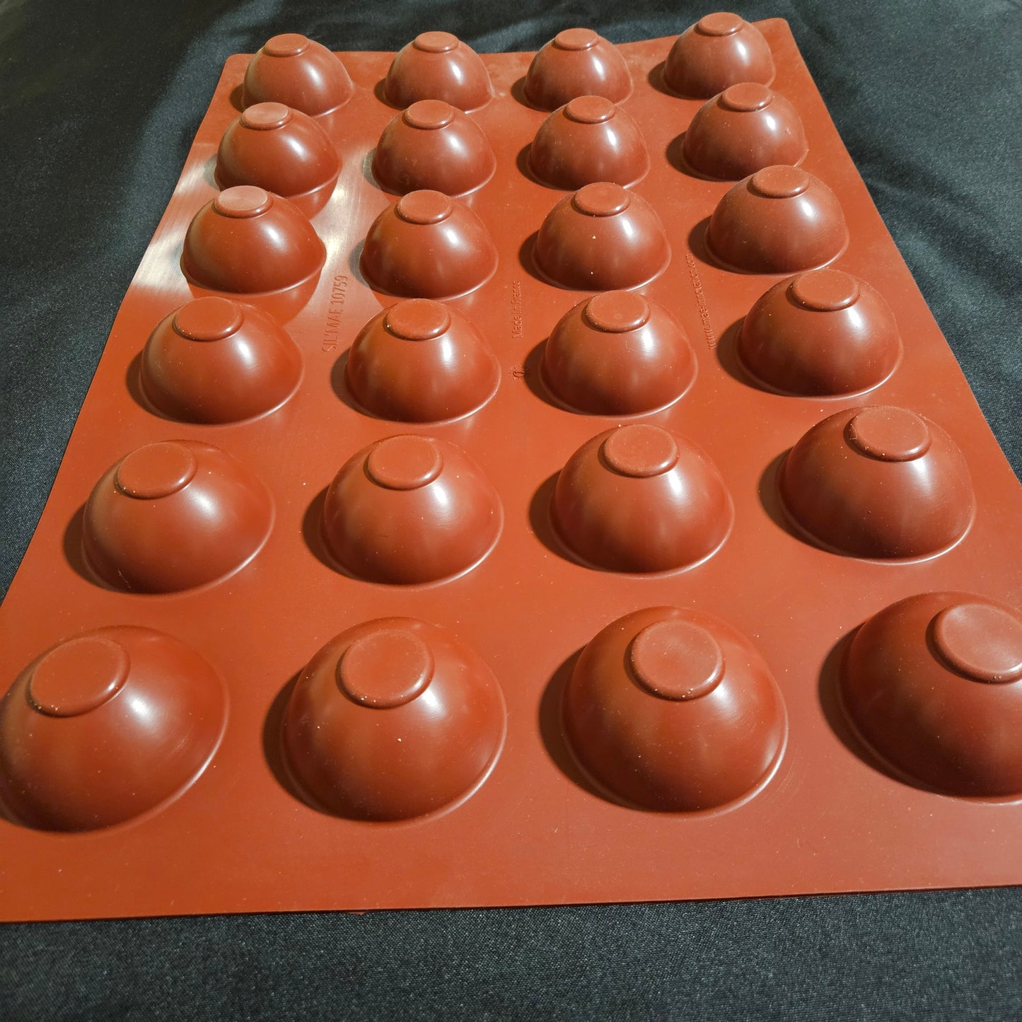 Moule en silicone demi sphère Silmaé / Mallard ferrière