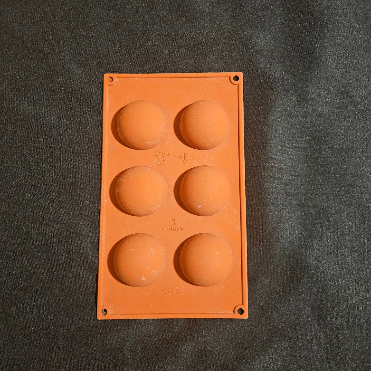 Moule en silicone demi sphères Silikomart 6cm