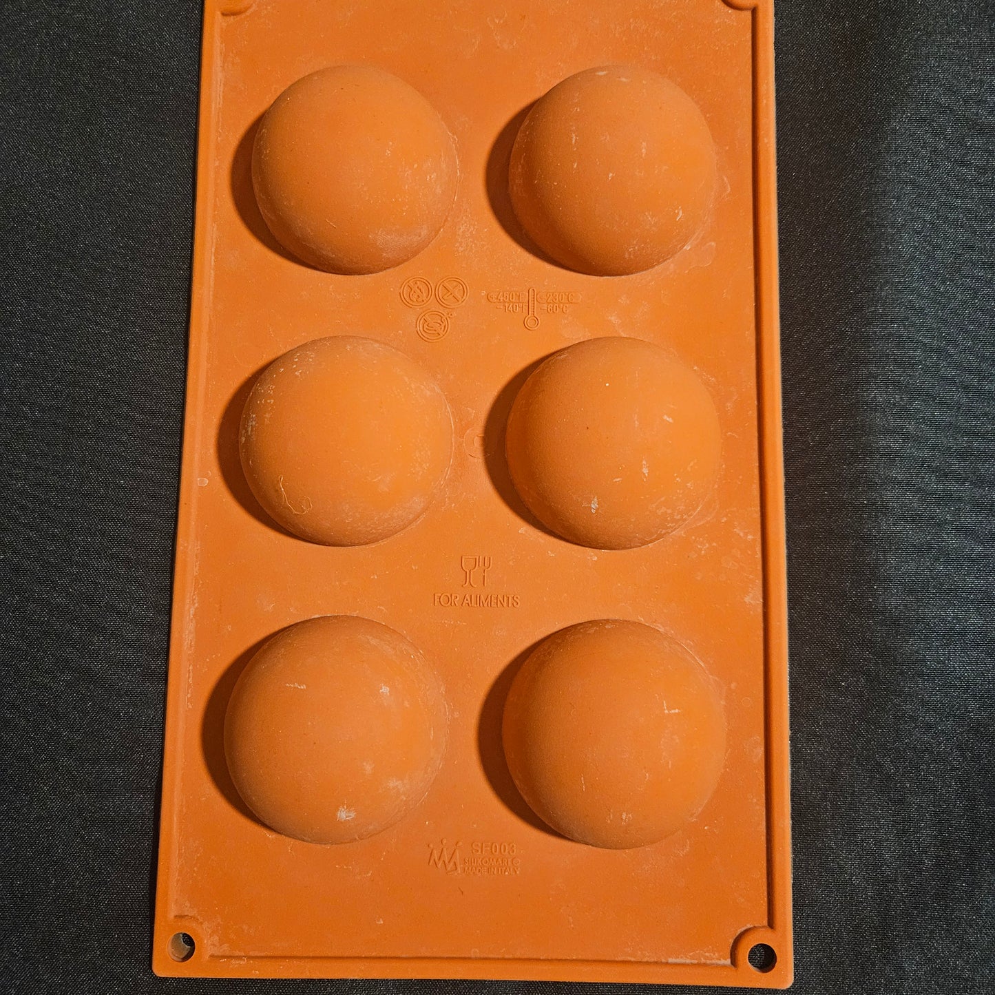 Moule en silicone demi sphères Silikomart 6cm