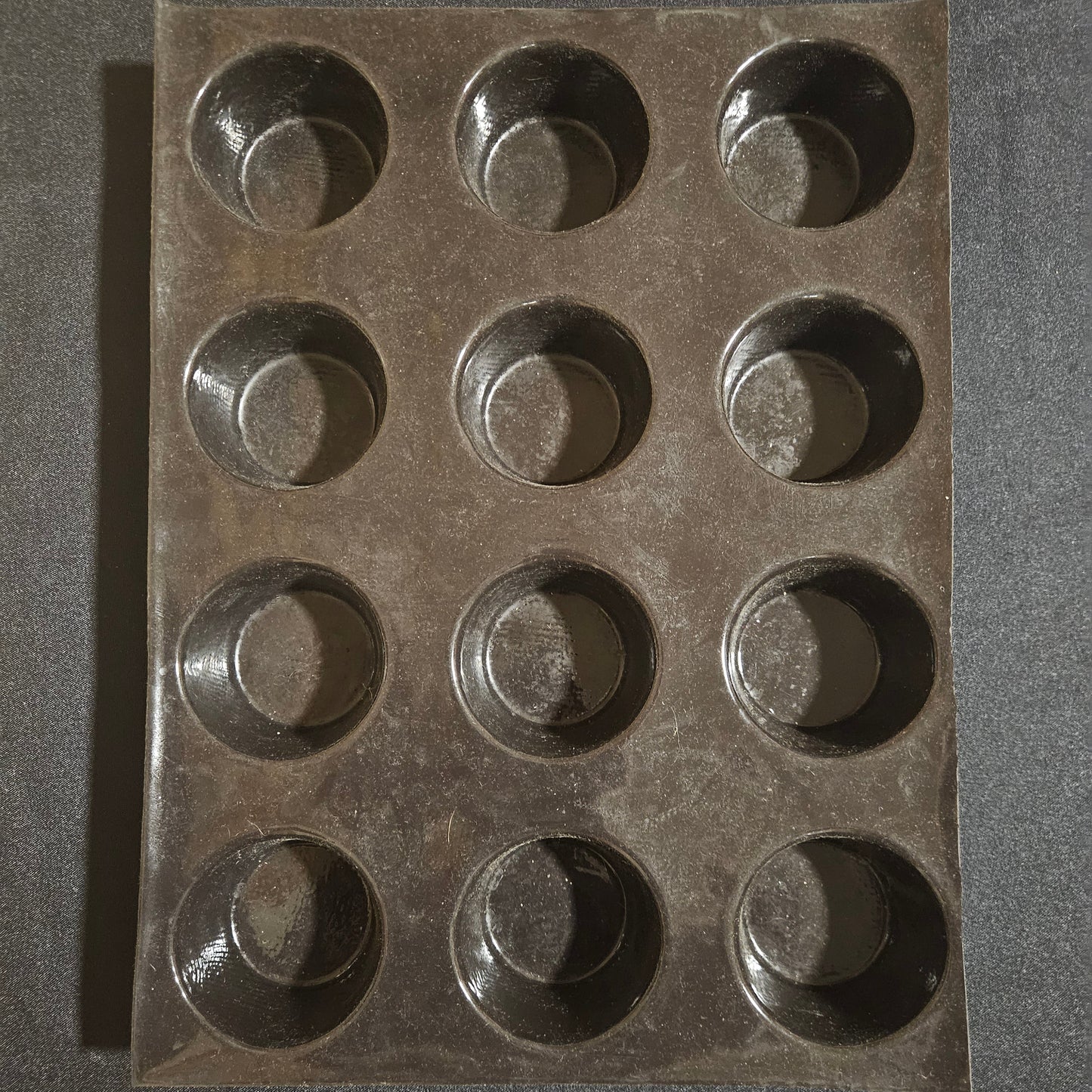 Moule en silicone 12 muffins Flexipan