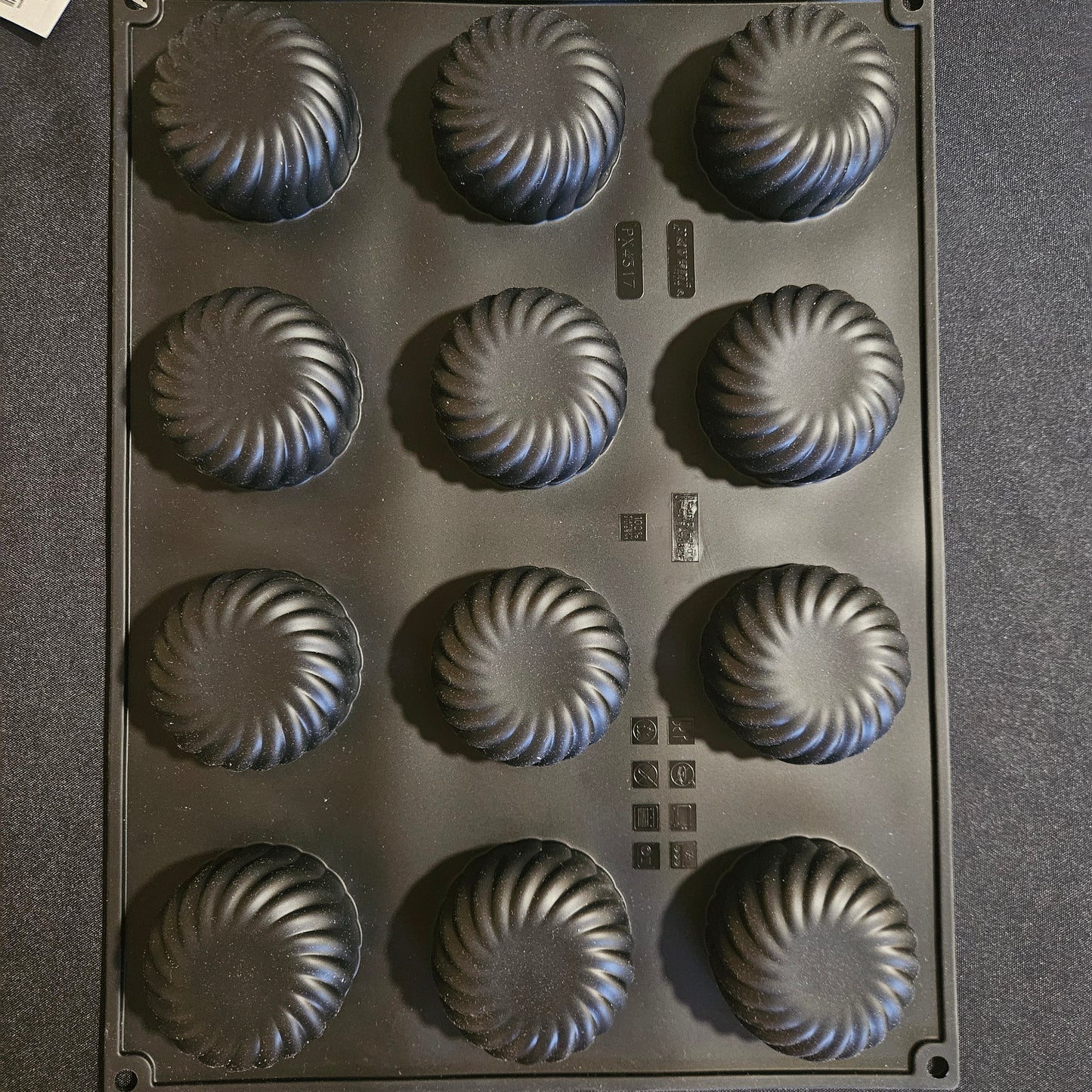 Moule en silicone galets striés Pavoni