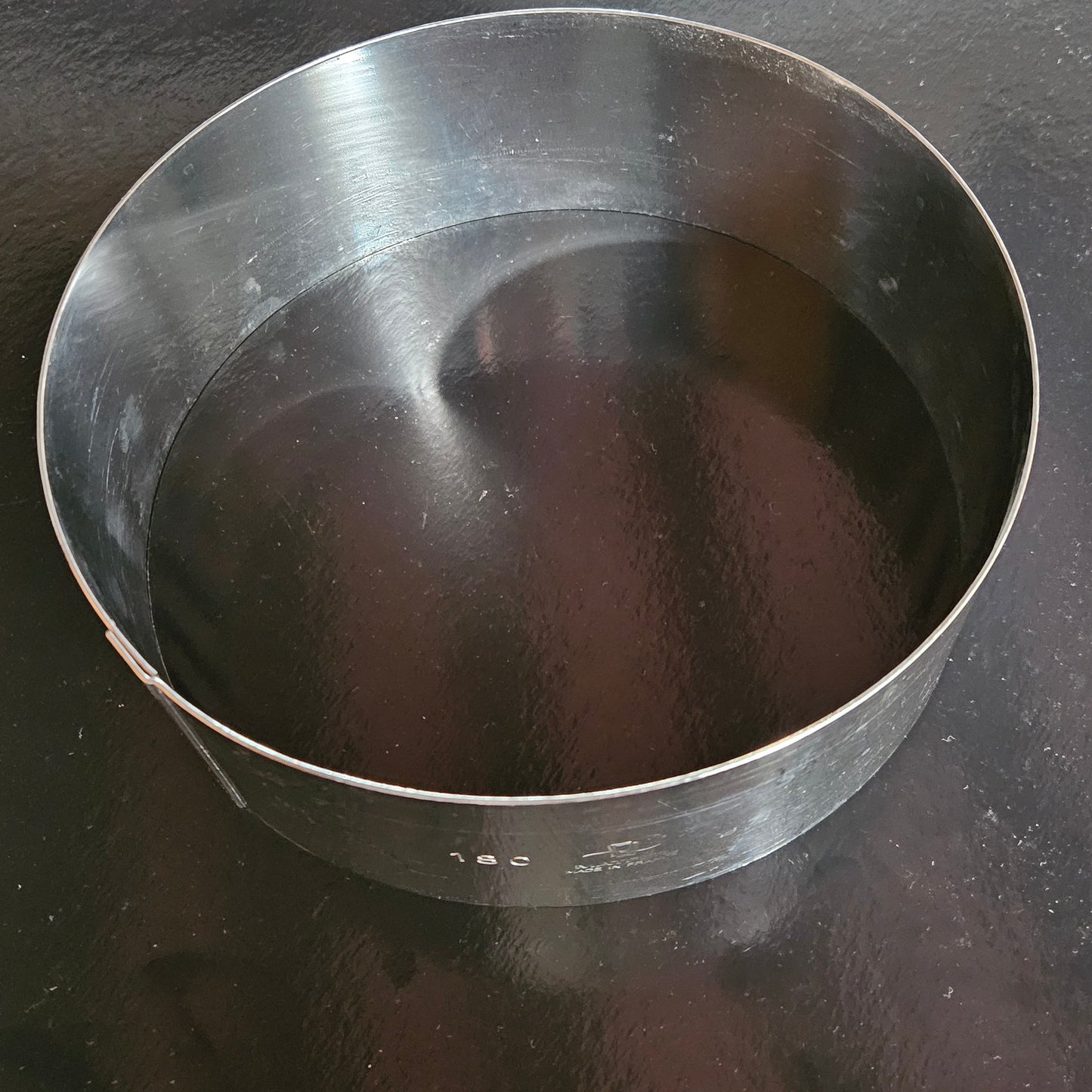 Cercle en inox Matfer, Hauteur 6 cm.