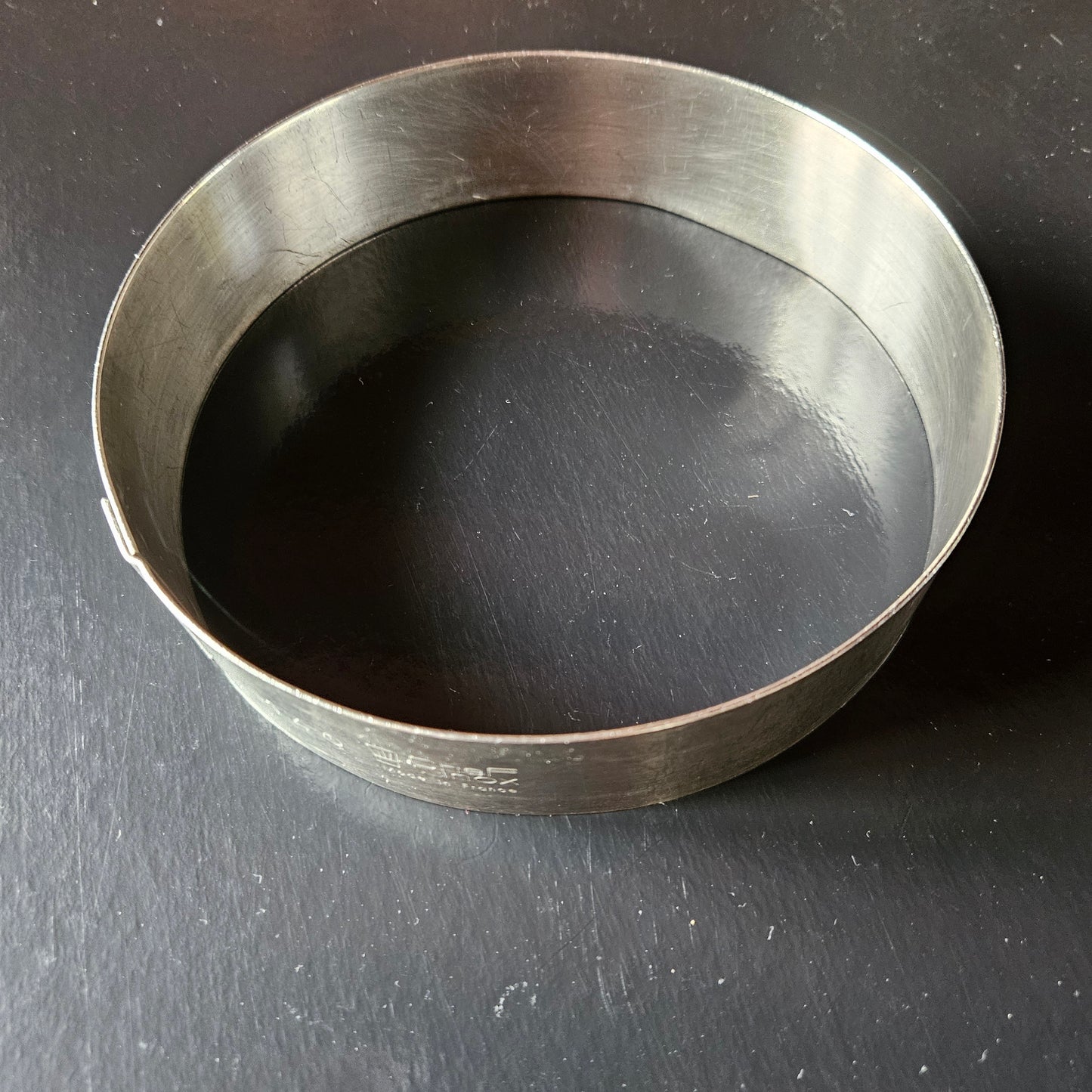 Cercle en inox Chef Inox, hauteur 3.5 cm.