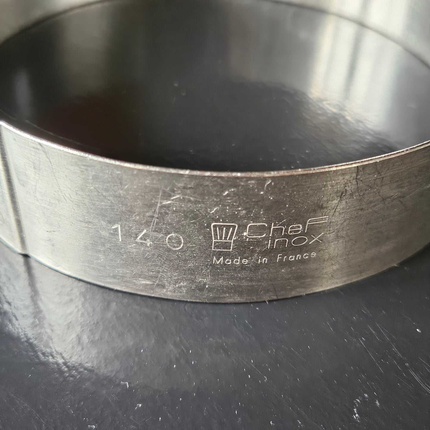 Cercle en inox Chef Inox, hauteur 3.5 cm.