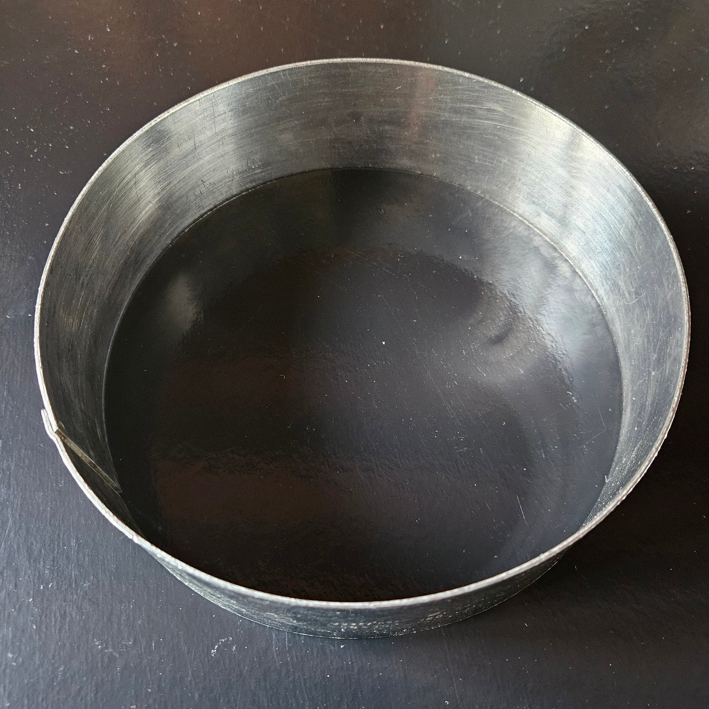 Cercle en inox Guéry'nox, hauteur 4.5 cm.