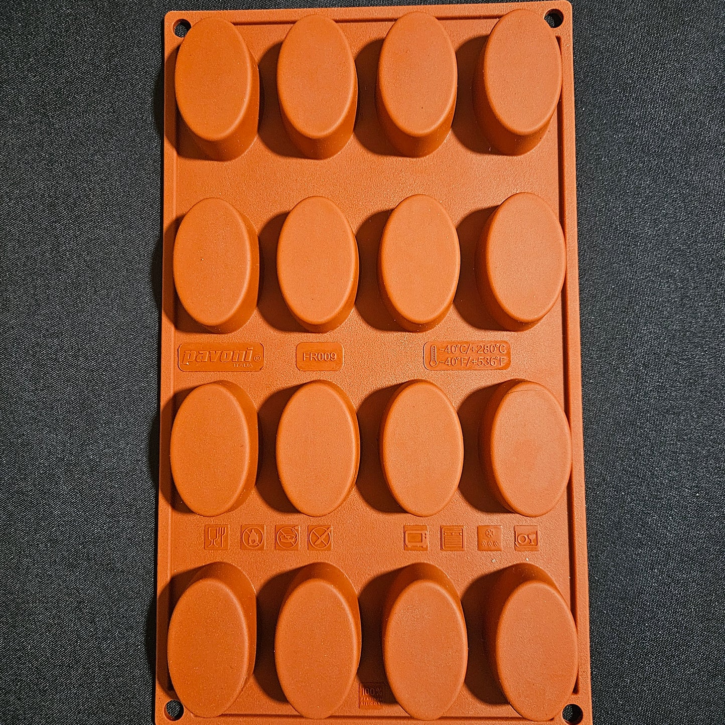 Moule en silicone mini ovales Pavoni
