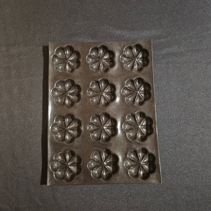 Moule en silicone 12 fleurs / marguerites Flexipan