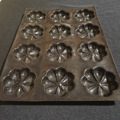 Moule en silicone 12 fleurs / marguerites Flexipan