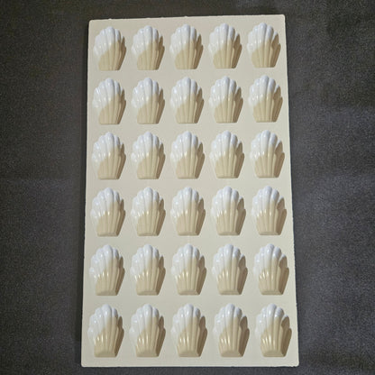 Moule en silicone 30 mini madeleines De Buyer