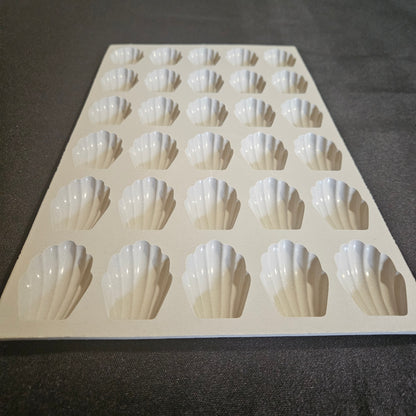 Moule en silicone 30 mini madeleines De Buyer