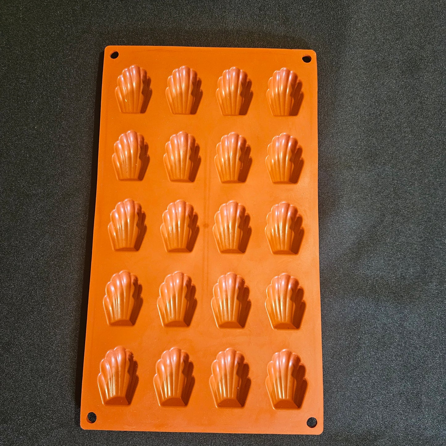 Moule en silicone mini madeleines Pavoni