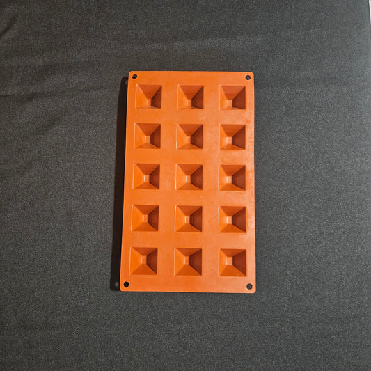 Moule en silicone mini pyramides Pavoni