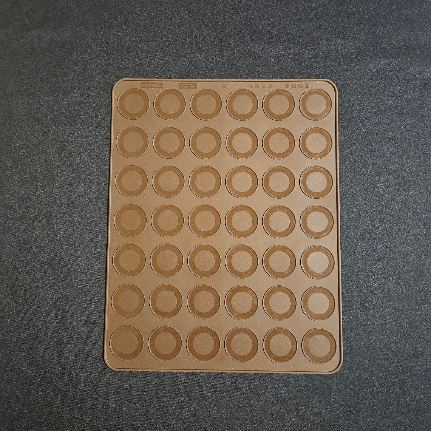 Tapis en silicone macarons Pavoni