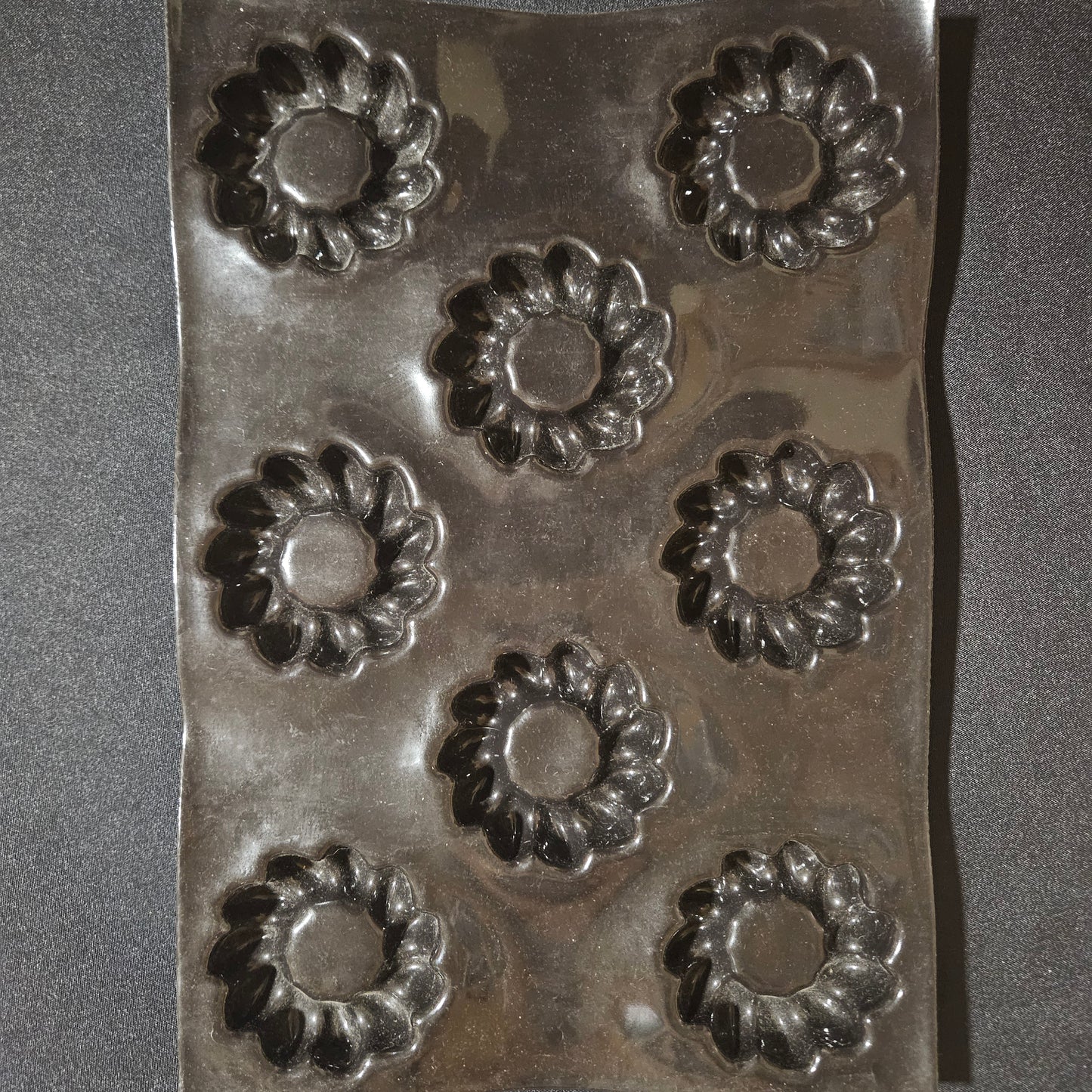 Moule en silicone 12 couronnes / Saint Honoré Flexipan