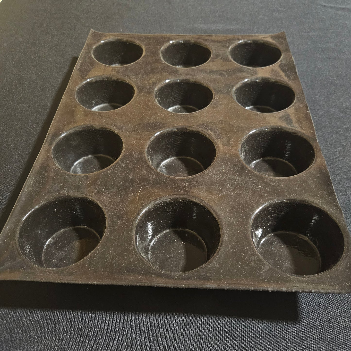 Moule en silicone 12 muffins Flexipan