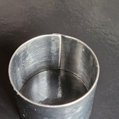 Cercle en inox, hauteur 3cm.