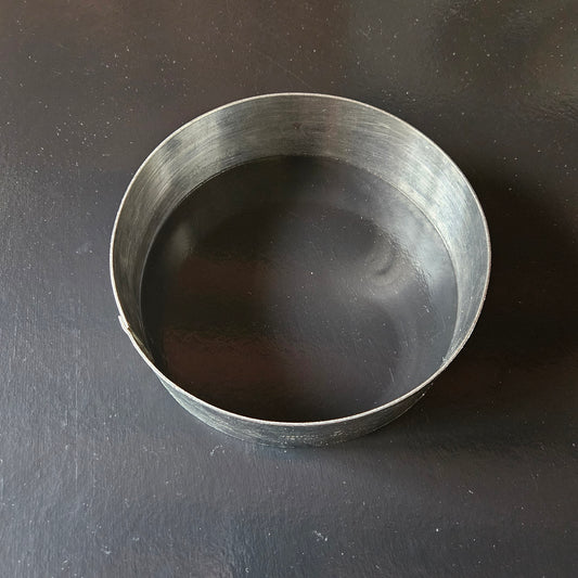 Cercle en inox Guéry'nox, hauteur 4.5 cm.
