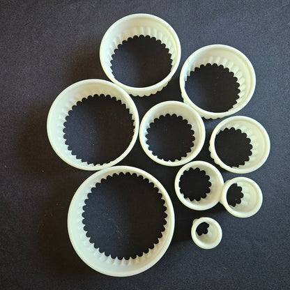 Boîte de 9 découpoirs ronds cannelés Déglon