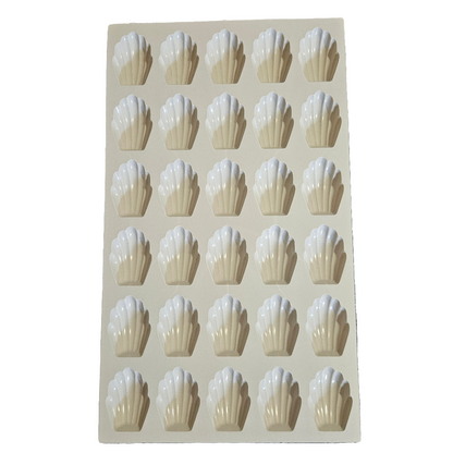Moule en silicone 30 mini madeleines De Buyer