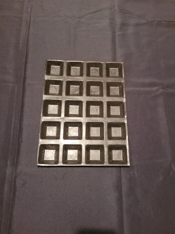 Moule en silicone 20 tartelettes carrés Flexipan